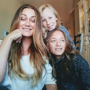 Meet your Posher, Cassandra